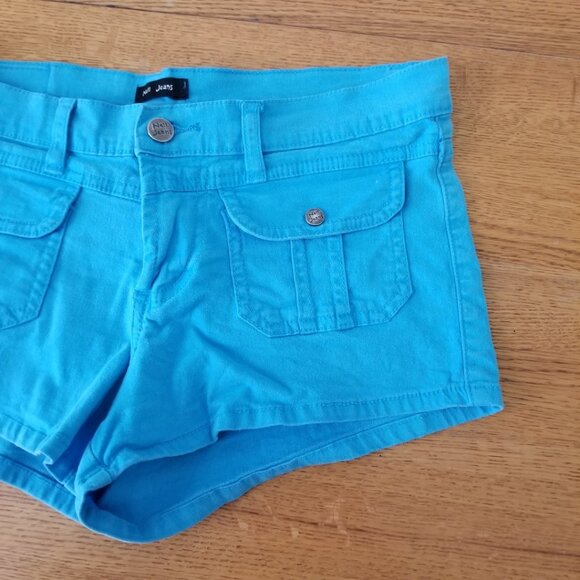 Nell Jeans Stretchy Shorts w/Button & Zipper Closure & Front Snap-close Pockets - Picture 3 of 10